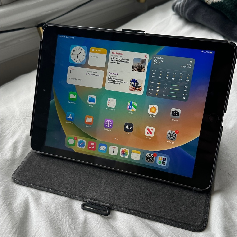 Apple iPad - Space Grey (with original box and contents)